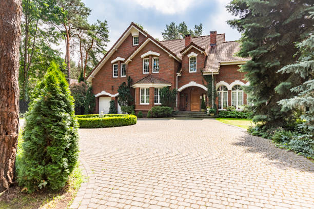 Best Local Driveway Pavers  in Warrensburg, MO